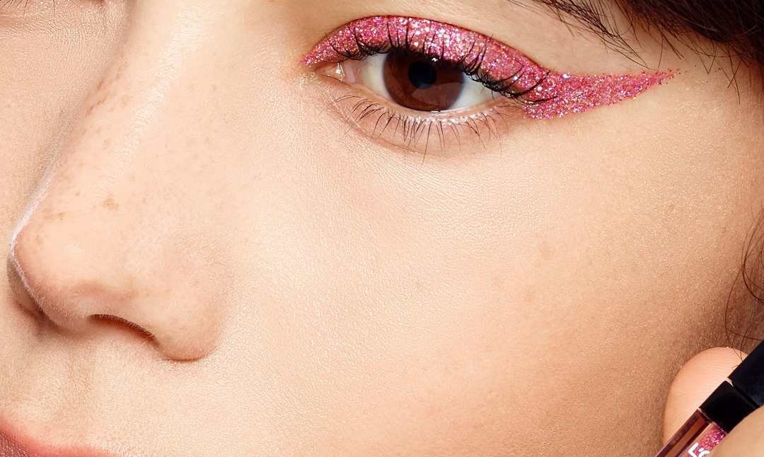 Cómo pintar el eyeliner gráfico y diferentes opciones | L’Oréal Paris